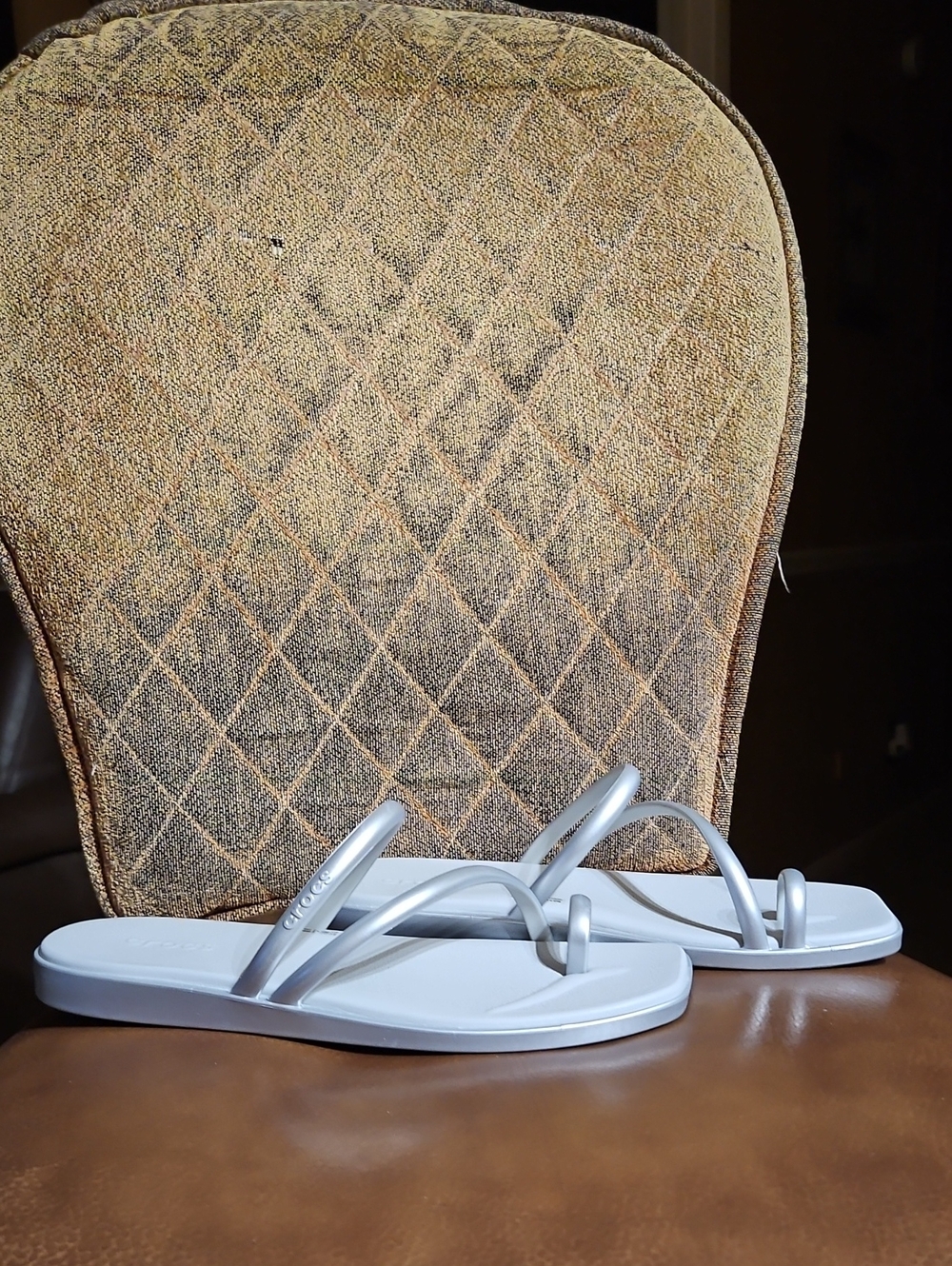 Crocs Miami Toe Loop Metallic Sandals Shoes Slip On Silver
